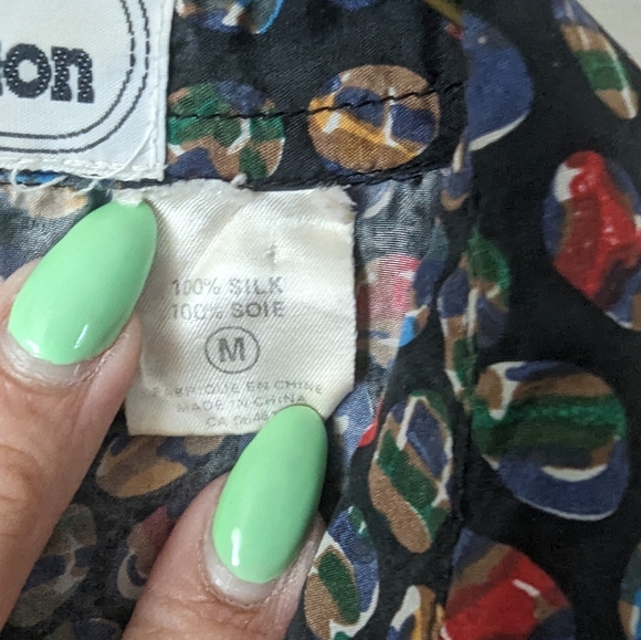 Vintage Silk button up top - Picture 3 of 5